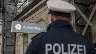 Bundespolizeidirektion München: Bundespolizeidirektion München: Tätlicher Angriff und Widerstand / 54-Jähriger randaliert im DB-Reisezentrum