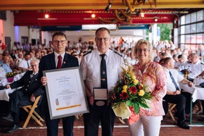 FW-WRN: Ehre für 18 Jahre Engagement - Stadtbrandinspektor Thomas Temmann feierlich verabschiedet