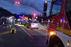 Feuerwehr Dinslaken: FW Dinslaken: Verkehrsunfall