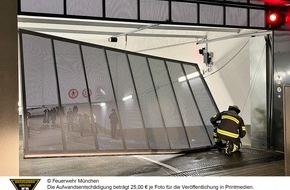 Feuerwehr München: FW-M: Pkw gegen Garagentor (Milbertshofen)