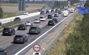 Polizeidirektion Neustadt/Weinstraße: POL-PDNW: Pressenachtragsmeldung zum PKW-Brand auf der A61 - Fragwürdiges Verhalten einiger Verkehrsteilnehmer