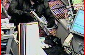 Polizeipräsidium Frankfurt am Main: POL-F: 120808 - 1014 Niederrad: Ergänzung zu Meldung Nr: 120715 - 915Raub auf Tankstelle - Zeugen gesucht - Bitte Bilder beachten