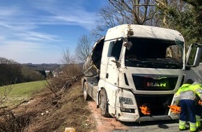 Feuerwehr Bergisch Gladbach: FW-GL: Hilfeleistungseinsatz nach Verkehrsunfall im Stadtteil Herkenrath von Bergisch Gladbach