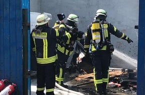 Freiwillige Feuerwehr Celle: FW Celle: Feuer an einer Waschanlage