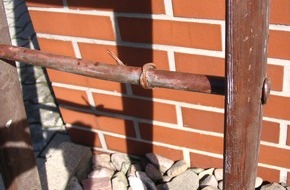 Polizeiinspektion Nienburg / Schaumburg: POL-STH: Einbrecher stiegen durchs Dach