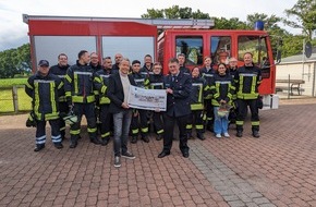 Freiwillige Feuerwehr Celle: FW Celle: Reisebüro Jens Meyer unterstützt Herzensprojekt der Ortsfeuerwehr Bostel