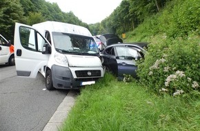 Kreispolizeibehörde Oberbergischer Kreis: POL-GM: Unfall fordert zwei Verletzte
