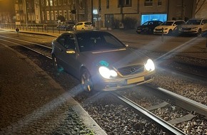 Landespolizeiinspektion Erfurt: LPI-EF: Im Gleisbett der Straßenbahn gelandet