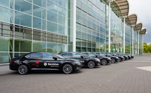 Skoda Auto Deutschland GmbH: SKODA fährt die Stars zum Hessischen Film- und Kinopreis (FOTO)