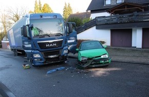 Polizei Rheinisch-Bergischer Kreis: POL-RBK: Bergisch Gladbach - 63-Jähriger stirbt bei Verkehrsunfall
