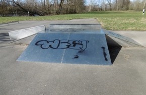 Kreispolizeibehörde Kleve: POL-KLE: Issum - Sachbeschädigung durch Graffiti / Rampen im Skaterpark und mehr beschmiert