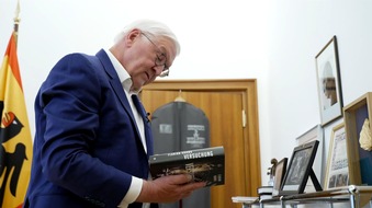 rbb - Rundfunk Berlin-Brandenburg: "Bye-Bye Bellevue - Der Bundespr&auml;sident zieht um" / Eine rbb-Reportage von Tina Handel und Moritz R&ouml;dle