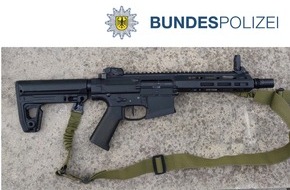 Bundespolizeiinspektion Ludwigsdorf: BPOLI LUD: Mit Softairwaffe in die Grenzkontrolle - Bundespolizei stellt Waffe sicher