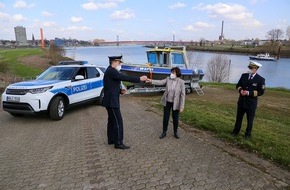 Kreispolizeibehörde Kleve: POL-KLE: Duisburg: Neue Geländewagen mit trailerbarem Boot für die Wasserschutzpolizei NRW