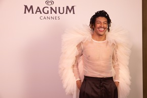 Magnum präsentierte seine erste Fashion-Show in Cannes / Kuratiert von Law Roach mit Überraschungsauftritt von Heidi Klum