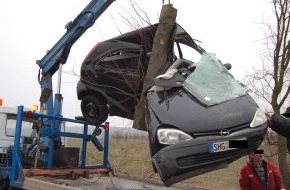 Polizeiinspektion Nienburg / Schaumburg: POL-STH: Tödlicher Verkehrsunfall auf der B 65