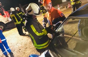 Feuerwehr Schwelm: FW-EN: Technische Hilfeleistung nach Verkehrsunfall