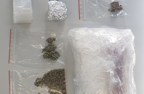 Polizeipr&auml;sidium Nordhessen: POL-KS: Bei Vollstreckung von Haftbefehl: Drogengeruch aus Wohnung f&uuml;hrt zum Fund von 1,5 Kilo Amphetaminen im K&uuml;hlschrank