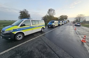 Polizeiinspektion Wilhelmshaven/Friesland: POL-WHV: Kontrolle auf der B 210 - Beamte der PI Wilhelmshaven/Friesland überprüft mit externer Beteiligung 40 Fahrzeuge