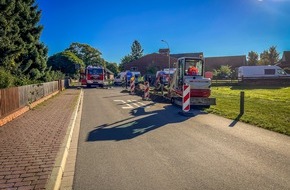 Feuerwehr Flotwedel: FW Flotwedel: Bagger trifft Gasleitung bei Erdbauarbeiten in Bröckel