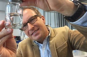 ZDF: "Allergien auf dem Vormarsch": "WISO plus"-Doku in ZDFinfo /  Medizinjournalist Dr. Christoph Specht über "Atemnot, Ausschlag, Lebensgefahr" (FOTO)