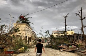Help - Hilfe zur Selbsthilfe e.V.: Nothilfe nach Taifun Rai - Help verteilt Hilfspakete