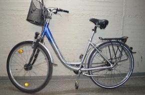 Polizeiinspektion Hildesheim: POL-HI: Jugendliche Einbrecher lassen Fahrräder zurück