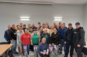 Freiwillige Feuerwehr Lehrte: FW Lehrte: Feuer der Freundschaft neu entfacht - Delegation der Stadtfeuerwehr Lehrte besucht die Feuerwehr im polnischen Trzcianka zum 80 jährigen Jubiläum