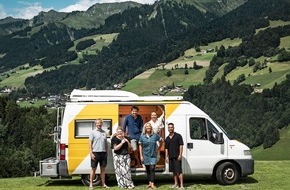 NDR Norddeutscher Rundfunk: "Tietjen campt - der Roadtrip" mit neuen Folgen - Bettina Tietjen unterwegs mit Ingolf Lück, Lucy Diakovska, Cossu, Gisa Flake, Oliver Mommsen und Lola Weippert