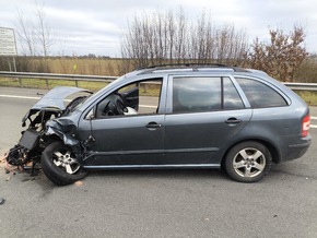 POL-STD: Kollision auf Autobahn A26 - drei Fahrzeuginsassen verletzt - Sperrung der Autobahn für mehrere Stunden