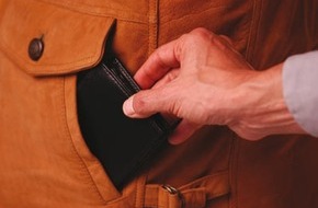 Polizeiinspektion Hameln-Pyrmont/Holzminden: POL-HM: Pressemitteilung der Polizei Bad Pyrmont - Senior wurde Opfer von Trickdieben