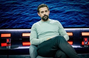 ProSieben: Klaas Heufer-Umlauf: "Wir sollten alle hinschauen und helfen, wo wir nur können." ProSieben zeigt preisgekrönte Doku "Route 4" am Montag, 20:15 Uhr