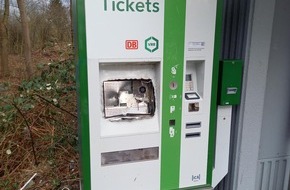 Bundespolizeidirektion Sankt Augustin: BPOL NRW: Unbekannte beschädigen Fahrkartenautomat - Bundespolizei sucht nach Zeugen