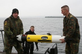 Presse- und Informationszentrum Marine: Deutsche Marine - Pressemeldung (Beitrag für Fachmedien): Minentaucher erproben modernste Technologie - Einsatz eines Autonomen Unterwasserfahrzeuges (AUV)