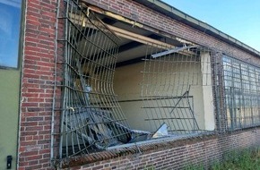 Polizeiinspektion Oldenburg-Stadt / Ammerland: POL-OL: +++ mittels Radlader Gebäude beschädigt +++