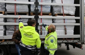 Polizeidirektion Osnabrück: POL-OS: Länderübergreifende Kontrollaktion im Kampf gegen illegale Abfalltransporte - deutsch-niederländische Vereinbarung unterzeichnet