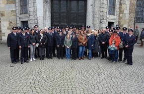 Freiwillige Feuerwehr Tönisvorst: FW Tönisvorst: Musikzug der Freiwilligen Feuerwehr Tönisvorst begleitet Messe im Aachener Dom