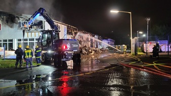 FW-OE: Vollbrand eines Handwerksbetriebs in Lennestadt-Altenhundem