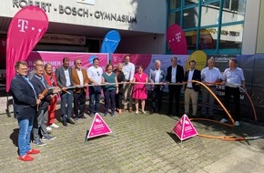 Deutsche Telekom AG: Schnelles Internet für Schulen im Landkreis Esslingen