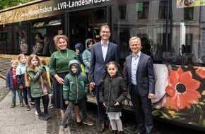 Sparkasse KölnBonn: „Museumsbus“ bringt Schulen kostenfrei ins LVR-LandesMuseum Bonn - mit Unterstützung der Sparkasse KölnBonn
