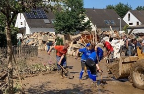 Europäische Stiftung Tanzen: Tanzen verbindet - und hilft auch in der Krise / Tanzlehrerin an der Ahr von der Flutkatastrophe betroffen - Kolleginnen und Kollegen aus Deutschland unterstützen sie /