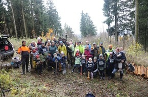 WEMAG GmbH & Co. KG: Erfolgreiche Baumpflanzaktion in der Rhön