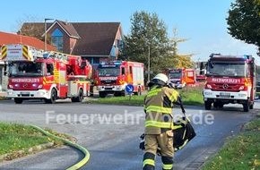 Feuerwehr Voerde: FW Voerde: Brand in einer Gewerbehalle