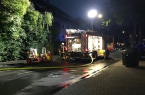 Feuerwehr Bochum: FW-BO: Flammen schlagen bei Wohungsbrand am Castropher Hellweg Ecke Schürbankstraße aus dem Fenster