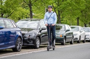 HUK-COBURG: Wer seinen E-Scooter im Straßenverkehr nutzen will, braucht eine Versicherung