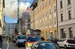 Feuerwehr München: FW-M: Langwieriger Dachstuhlbrand (Neuhausen)