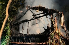 Polizei Mettmann: POL-ME: Brandtoter bei Feuer in Waldhaus - Polizei ermittelt - Velbert - 2107062