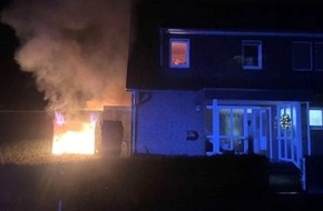 Polizeiinspektion Rotenburg: POL-ROW: ++ Zeven: Garage in Vollbrand ++ Scheeßel: Ohne Führerschein und mit 0,8 Promille unterwegs ++ BAB 1: 2,17 Promille und Beinaheunfall ++