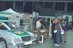 Polizeidirektion Göttingen: POL-GOE: (108) Polizei-Ausstellung ein voller Erfolg: 60 wollen zur Polizei