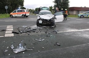 Polizei Minden-Lübbecke: POL-MI: Zwei Verletzte bei Kreuzungsunfall